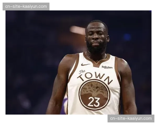 勇士格林进攻端角色调整 为年轻球员创造空间与机会